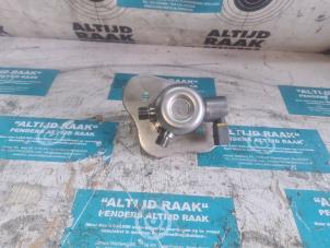Used High pressure pump BMW 1 serie (E81) 118i 16V Price on request offered by "Altijd Raak" Penders
