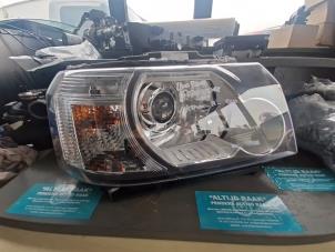Used Headlight, right Landrover Freelander Price on request offered by "Altijd Raak" Penders