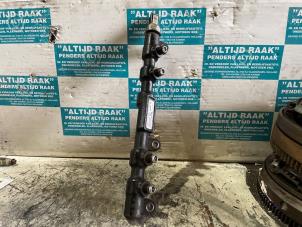 Used Fuel injector nozzle Ford Transit 2.0 TDCi 16V 300S Price on request offered by "Altijd Raak" Penders