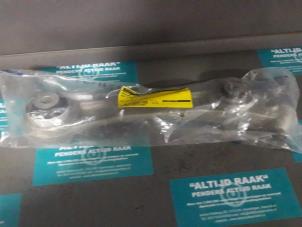 Used Lower wishbone, rear right BMW 5 serie (F10) Price on request offered by "Altijd Raak" Penders