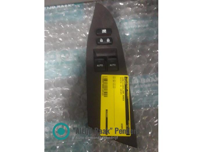 Usados Interruptor combinado de ventanillas Toyota iQ 1.0 12V VVT-i Precio de solicitud ofrecido por "Altijd Raak" Penders