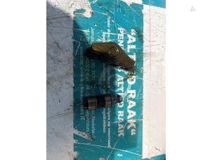Used Rocker arm Opel Astra J (PC6/PD6/PE6/PF6) 1.4 Turbo 16V Price on request offered by "Altijd Raak" Penders