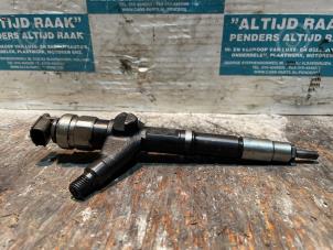 Used Injector (diesel) Nissan Navara (D40) 2.5 dCi 16V 4x4 Price on request offered by "Altijd Raak" Penders