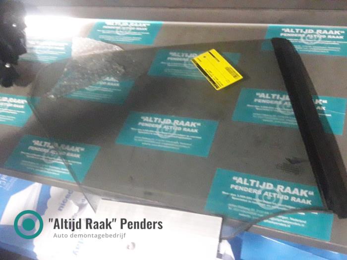 Usados Ventanilla triangular derecha detrás Bentley Continental GT Precio de solicitud ofrecido por "Altijd Raak" Penders