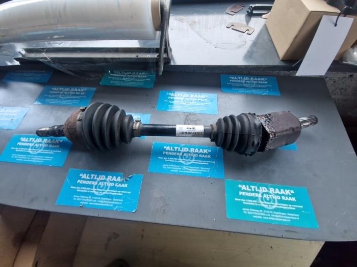 Front drive shaft, left from a Opel Astra H Twin Top (L67) 1.8 16V 2008