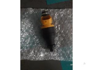 New Injector (petrol injection) Toyota Avensis Price on request offered by "Altijd Raak" Penders