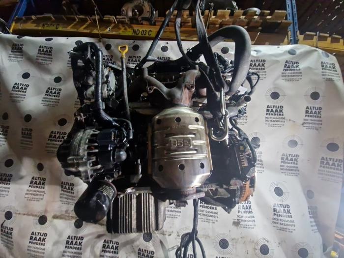 Engine from a Kia Sportage (JE) 2.0 CVVT 16V 4x2 2006