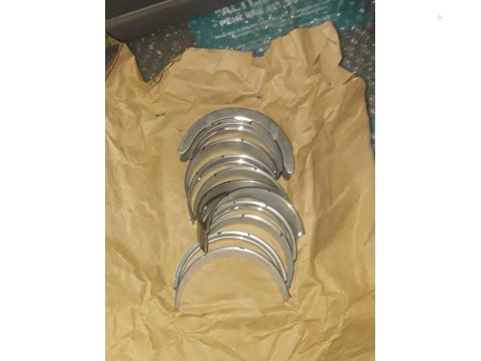 Crankshaft main bearing from a Fiat Ducato 2014