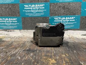 Used Throttle body Hyundai Santa Fe II (CM) 2.2 CRDi 16V 4x2 Price on request offered by "Altijd Raak" Penders