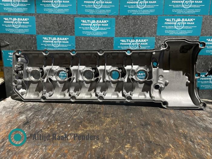 Ventildeckel van een BMW 5 serie (E60) M5 V10 40V 2006