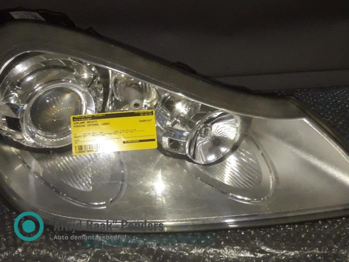 Używane Reflektor prawy Porsche Cayenne (9PA) Cena na żądanie oferowane przez "Altijd Raak" Penders
