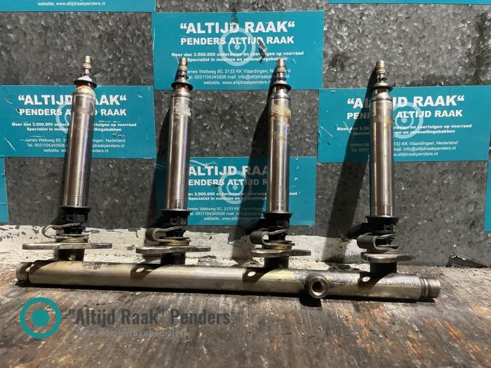 Usagé Système d'injection Mercedes C (W205) C-180 1.6 16V Prix sur demande proposé par "Altijd Raak" Penders