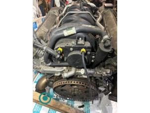 Engine from a Land Rover Range Rover III (LM) 4.4 V8 32V 2003
