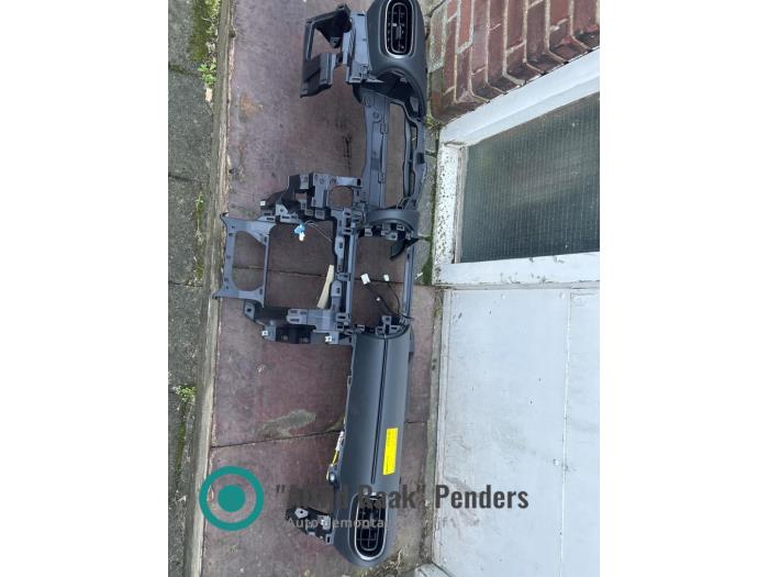 Używane Panel Toyota Yaris IV (P21/PA1/PH1) 1.6 GR Cena na żądanie oferowane przez "Altijd Raak" Penders