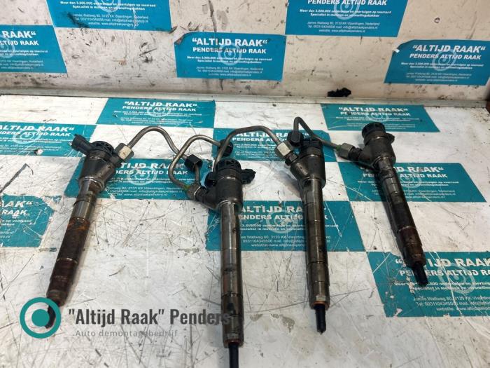 Usagé Injecteurs Ford Focus 3 1.5 TDCi Prix sur demande proposé par "Altijd Raak" Penders