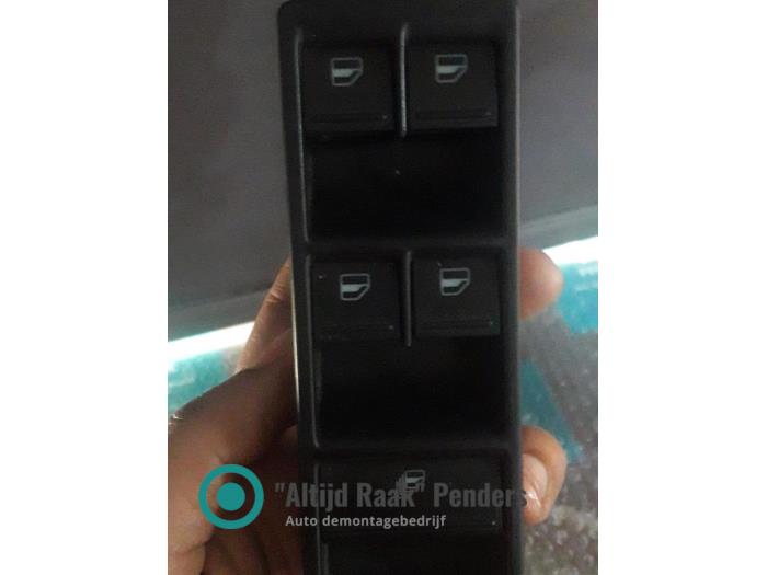Usados Interruptor combinado de ventanillas Volkswagen New Beetle (1Y7) Precio de solicitud ofrecido por "Altijd Raak" Penders