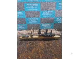Used Injector housing Peugeot 807 Price on request offered by "Altijd Raak" Penders
