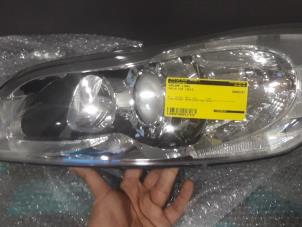 Used Headlight, left Volvo C30 (EK/MK) Price on request offered by "Altijd Raak" Penders