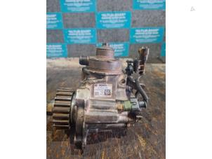 Used Mechanical fuel pump Jaguar XF Price on request offered by "Altijd Raak" Penders