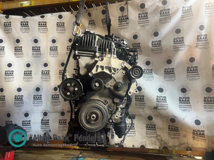 Ventildeckel van een Kia Sportage (QL) 2.0 CRDi 136 16V VGT 4x4 2018