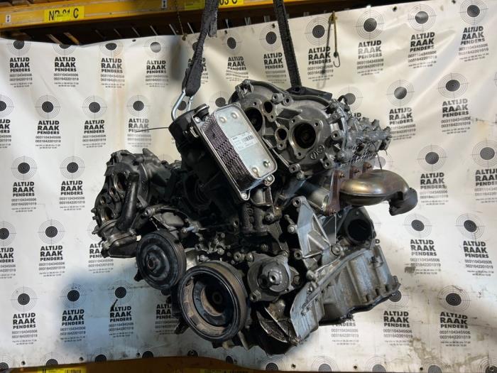 Cylinder head from a Mercedes-Benz S (W221) 3.5 S-350 24V 2006