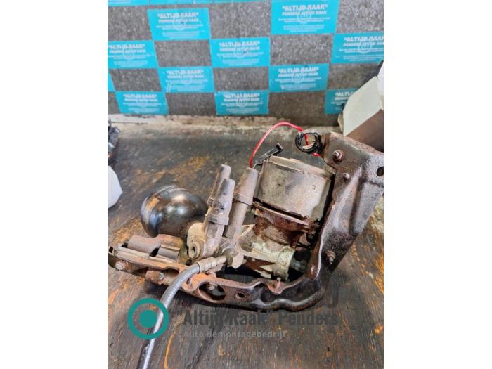Używane Pompa ABS Renault 19 Chamade Phase I (L53) Cena na żądanie oferowane przez "Altijd Raak" Penders