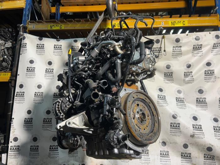 Motor van een Volkswagen Transporter T6 2.0 TDI 150 4Motion 2023