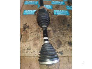 Used Front drive shaft, right Nissan Qashqai+2 Price on request offered by "Altijd Raak" Penders