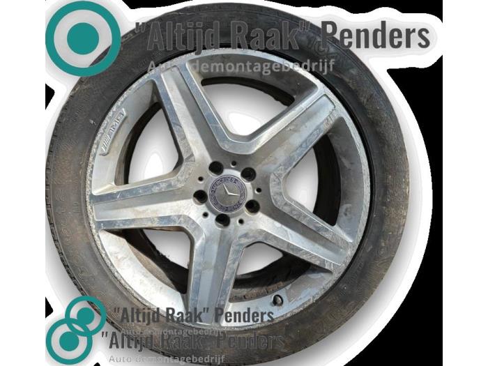 Używane Obrecz + Opona Mercedes ML III AMG (166) Cena na żądanie oferowane przez "Altijd Raak" Penders
