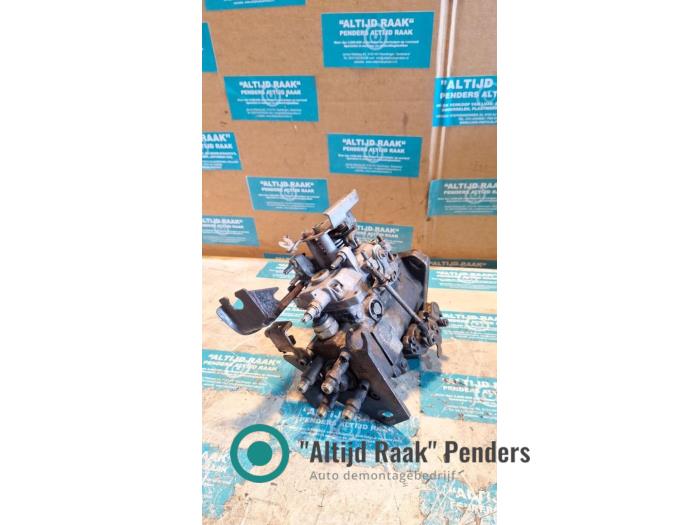 Used Mechanical fuel pump Volkswagen Transporter/Caravelle T4 1.9 TD Price on request offered by "Altijd Raak" Penders
