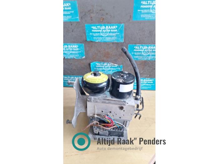 Usagé Pompe ABS Mercedes E (W211) 2.6 E-240 V6 18V Prix sur demande proposé par "Altijd Raak" Penders