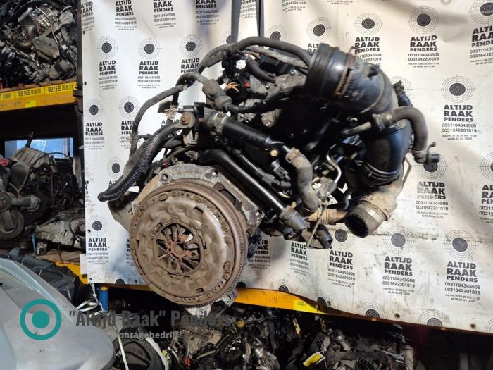 Engine from a Volkswagen Caddy Combi III (2KB,2KJ) 1.9 TDI 2007