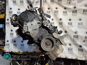 Engine from a Volkswagen Caddy Combi III (2KB,2KJ) 1.9 TDI 2007