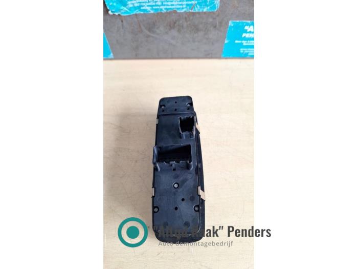 Usados Interruptor combinado de ventanillas Chrysler Voyager/Grand Voyager (RT) Precio de solicitud ofrecido por "Altijd Raak" Penders