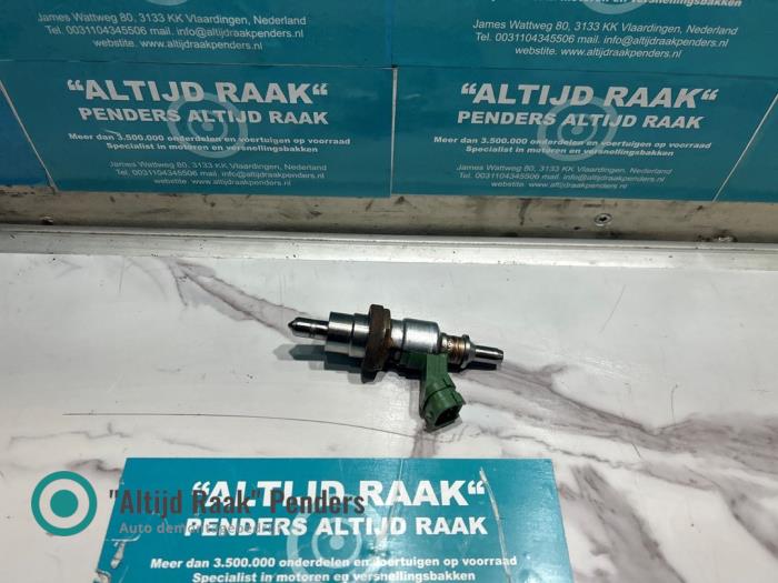 Used Injector cleaner Toyota Land Cruiser V8 (J20) 4.5 D-4D 32V Price on request offered by "Altijd Raak" Penders