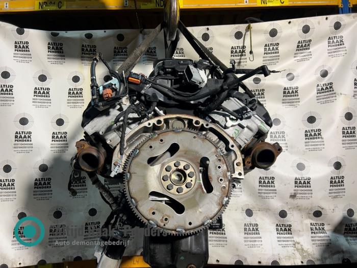 Engine from a RAM 2500 Standard Cab (DJ) 5.7 Hemi V8 4WD 2019