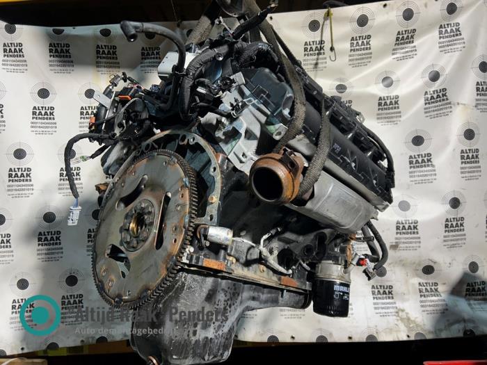 Engine from a RAM 2500 Standard Cab (DJ) 5.7 Hemi V8 4WD 2019