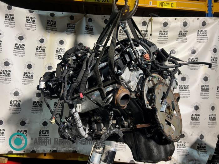 Engine from a RAM 2500 Standard Cab (DJ) 5.7 Hemi V8 4WD 2019