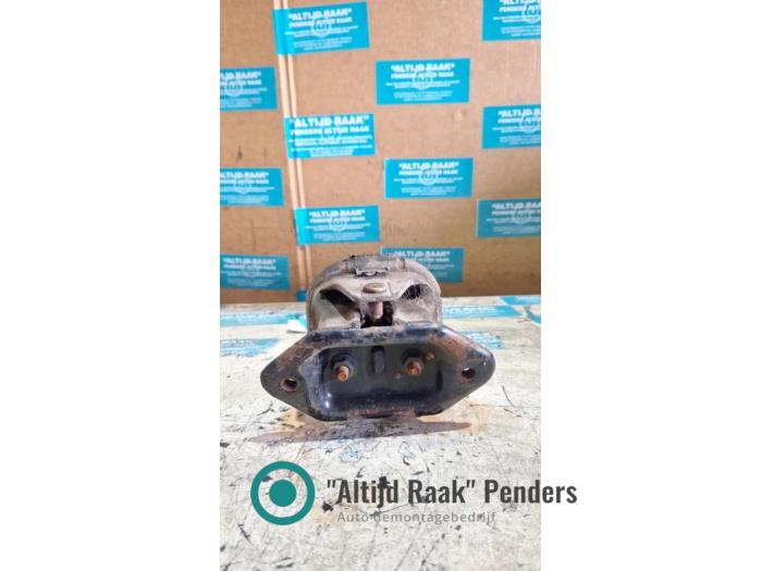 Used Engine mount Chrysler 300 C 3.0 CRD V6 24V Price on request offered by "Altijd Raak" Penders