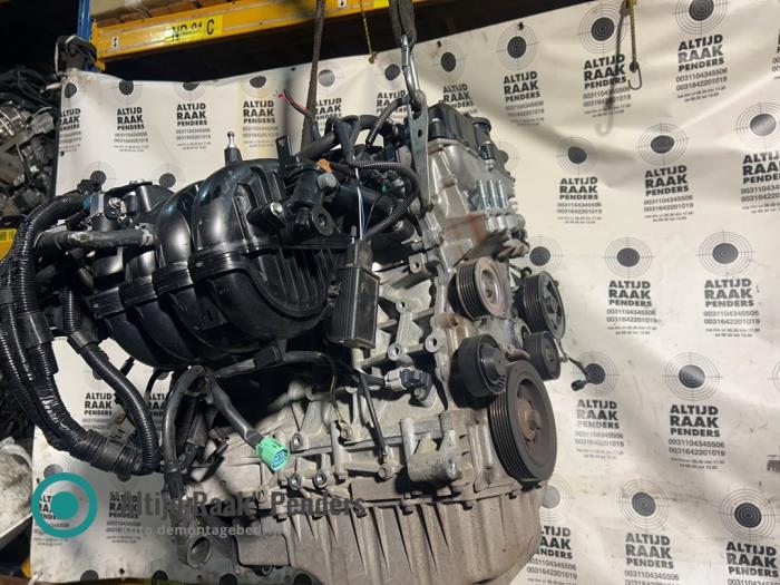 Engine from a Suzuki Kizashi (FRE/FRF) 2.4 16V 4x4 2013