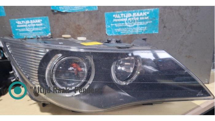 Używane Reflektor prawy BMW 6 serie (E64) M6 V10 40V Cena na żądanie oferowane przez "Altijd Raak" Penders