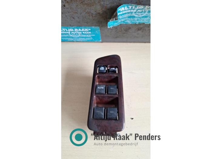 Usados Interruptor combinado de ventanillas Nissan Maxima QX (A32) 2.0 V6 24V Precio de solicitud ofrecido por "Altijd Raak" Penders