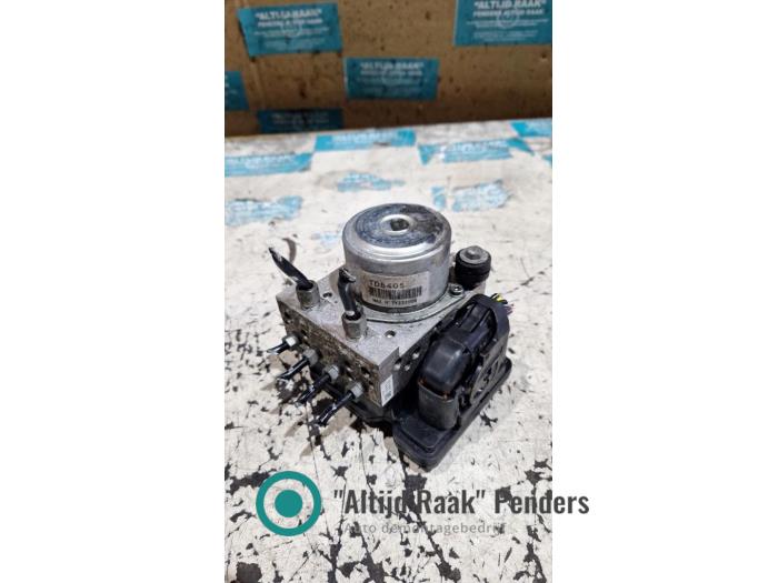 Begagnade ABS-pump Nissan Juke (F15) 1.2 DIG-T 16V Pris på förfrågan erbjuds av "Altijd Raak" Penders