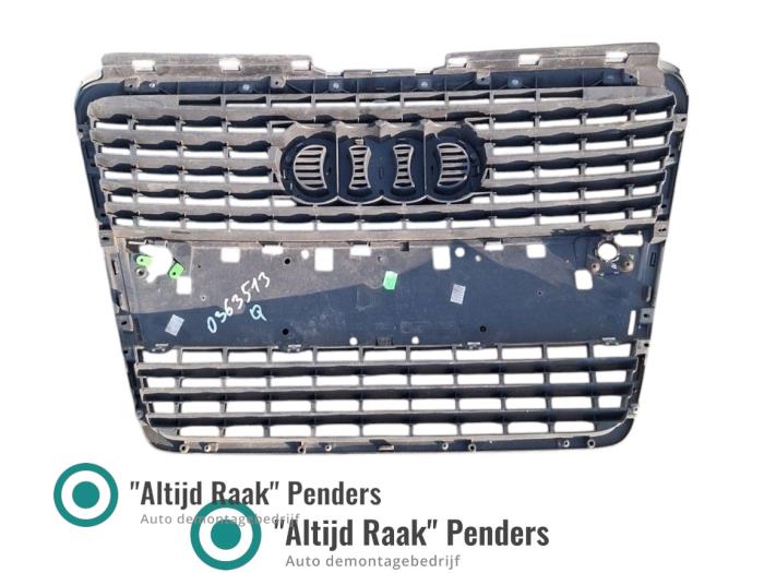 Używane Grill Audi A8 (D3) Cena na żądanie oferowane przez "Altijd Raak" Penders