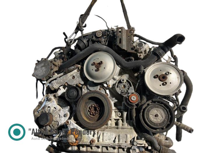 Engine from a Audi A8 (D3) 3.2 FSI V6 30V Lang 2006