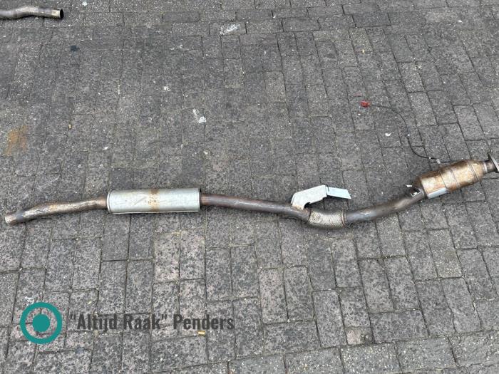 Used Front pipe + catalyst Audi A8 (D3) 3.2 FSI V6 30V Price on request offered by "Altijd Raak" Penders