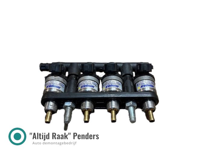 Używane Wtryskiwacz LPI Toyota Tundra (K5/K6) 5.7 V8 32V Dual VVT-I 4WD Cena na żądanie oferowane przez "Altijd Raak" Penders