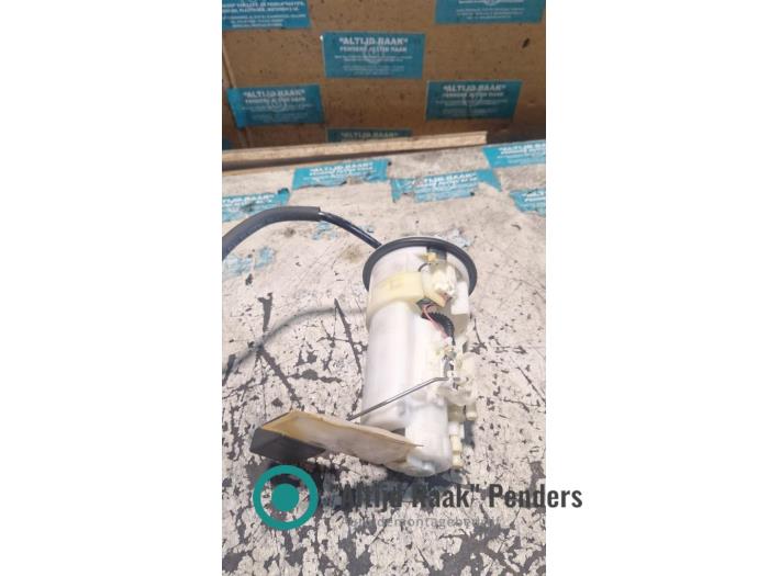 Used Petrol pump Toyota RAV4 (A2) 2.0 16V VVT-i 4x4 Price on request offered by "Altijd Raak" Penders