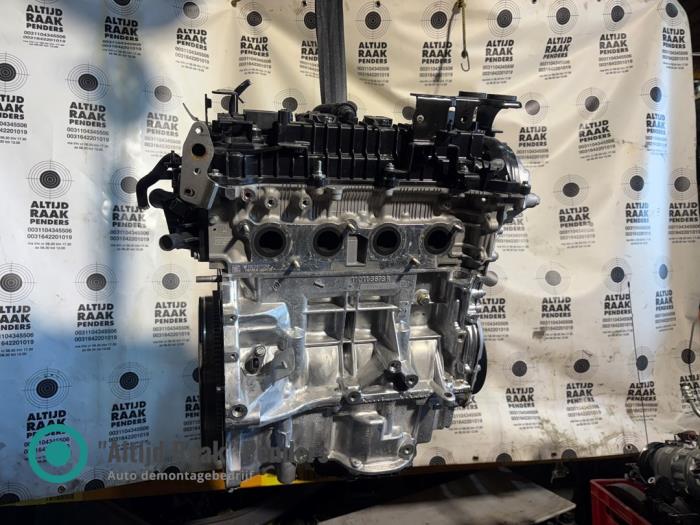 Engine from a Renault Arkana (RJLL) 1.6 E-Tech 145 16V 2024