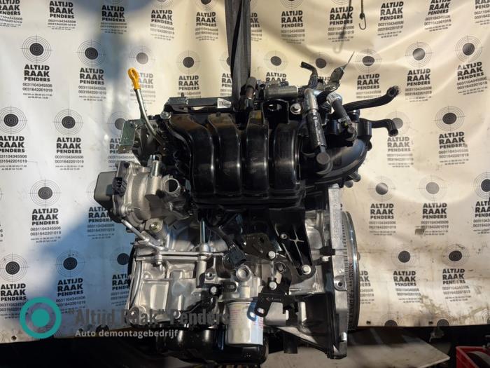Engine from a Renault Arkana (RJLL) 1.6 E-Tech 145 16V 2024